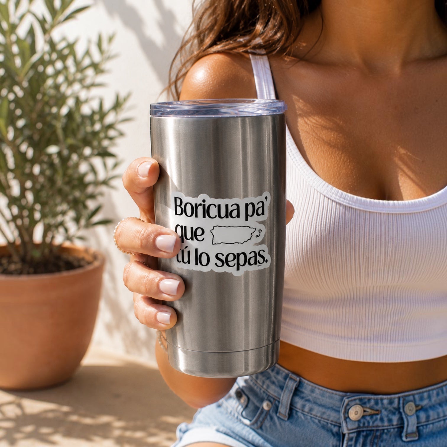 Chévereh Boricua Pa Que Tú Lo Sepas vinyl sticker with Puerto Rico silhouette on a tumbler.