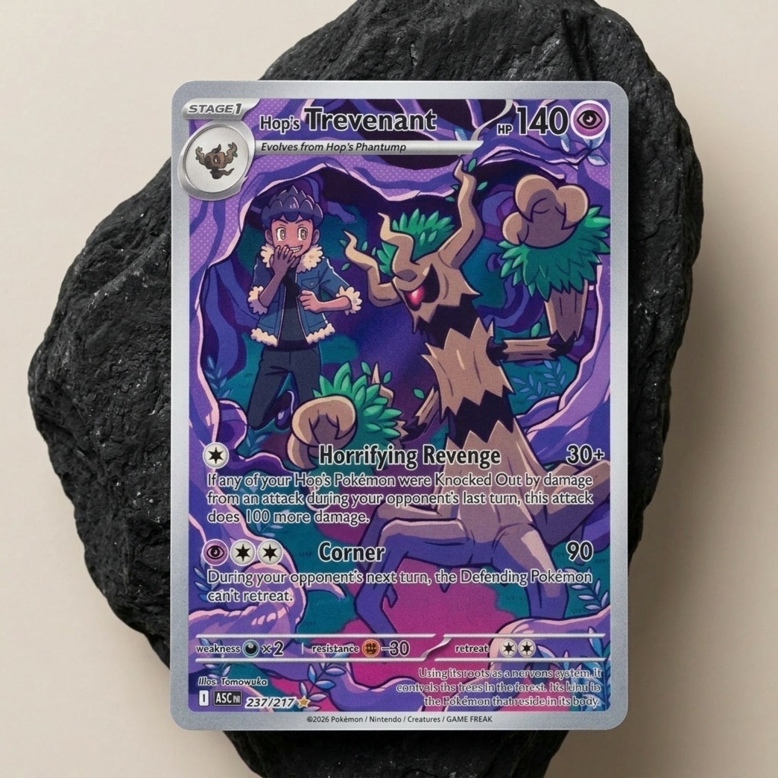 Chévereh Hop’s Trevenant 237/217 Illustration Rare Pokémon card featuring Hop and Trevenant in a purple forest scene.